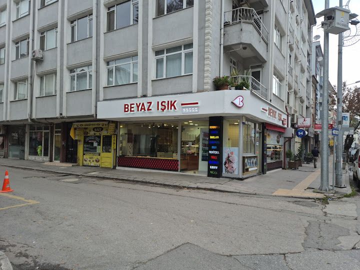 Beyaz Işık Pastanesi Hasırcılar Şubesi