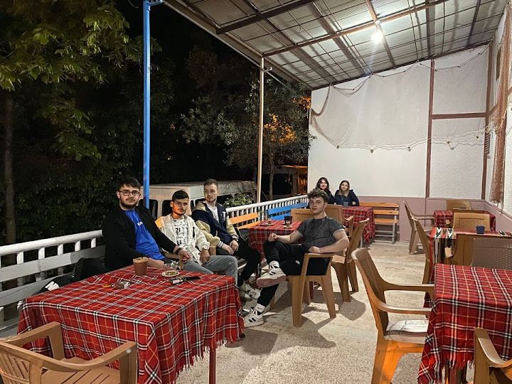 Acıktım Burger Cafe