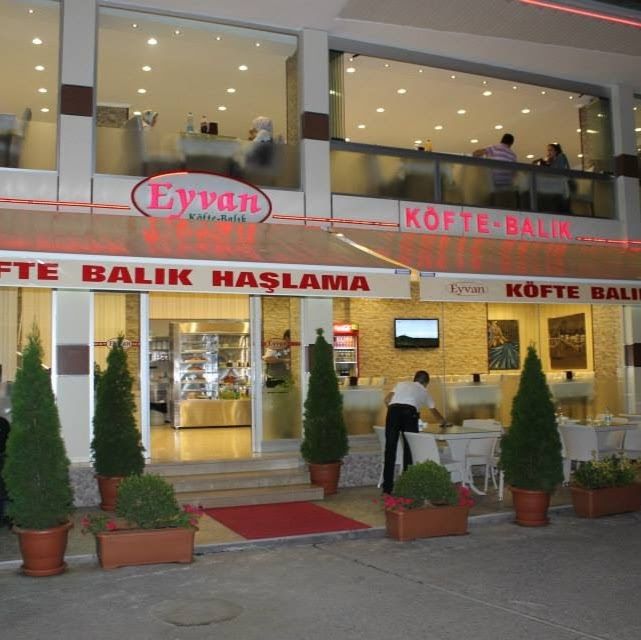 Eyvan Köfte-balık