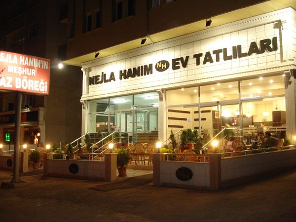 Nejla Hanımın Meşhur Laz Böreği