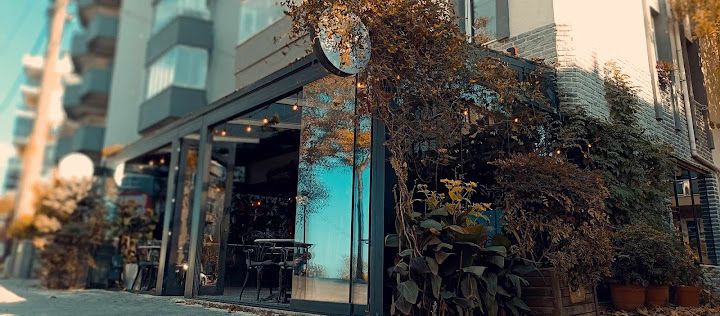 Cafe Altyazı