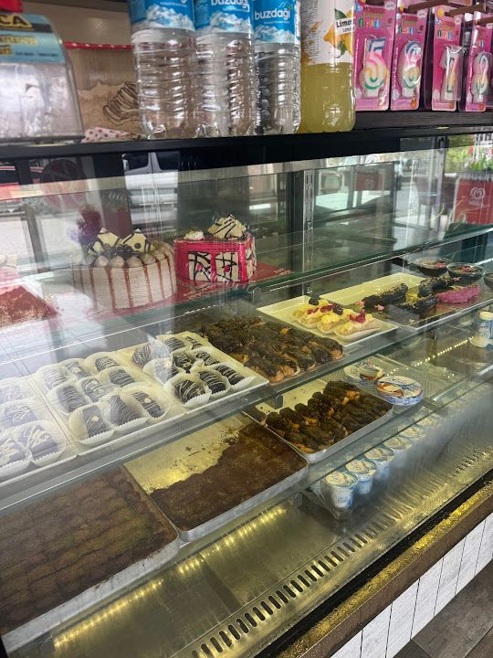 Simit Sepeti Cafe & Patisserie