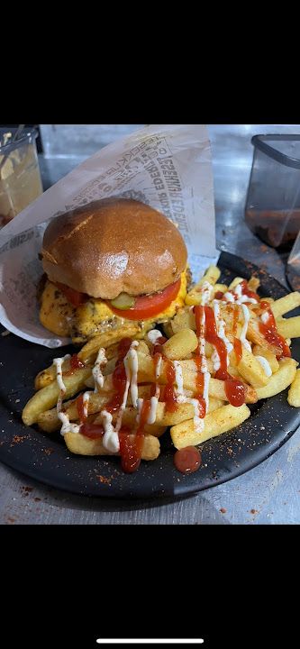 Emos Burger & Pizza