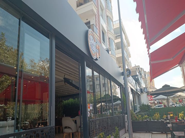 Dolce vita restaurant & patisserie