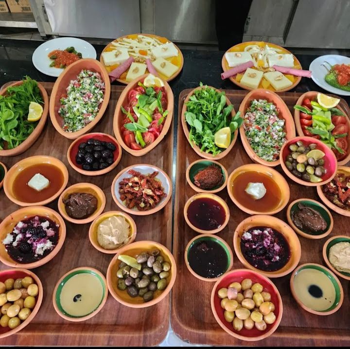Dört mevsim kahvaltı salonu