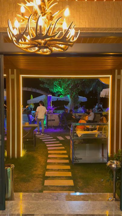 Gryneion cafe&bar restaurant