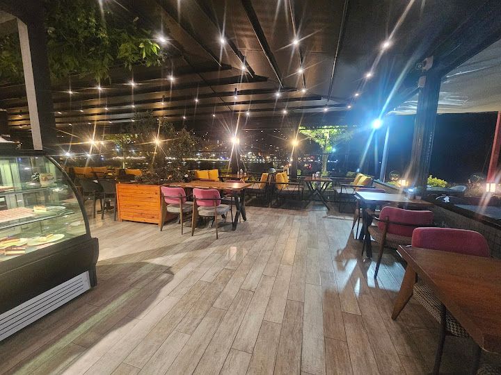 Nane Bistro