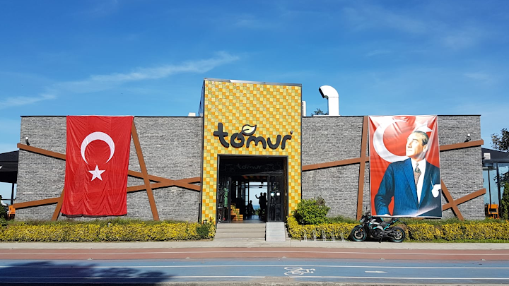 Tomur Cafe Restoran