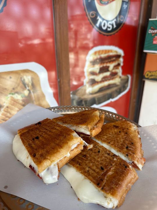 Can Büfe Tost