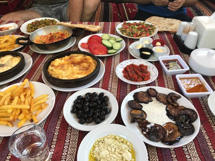 Delfin Restorant Kahvaltı Bahçesi