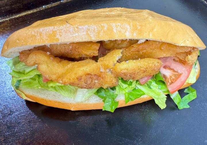 Gülay Anne Sokak Lezzetleri Köfte Ekmek & Balık Ekmek Şırdan