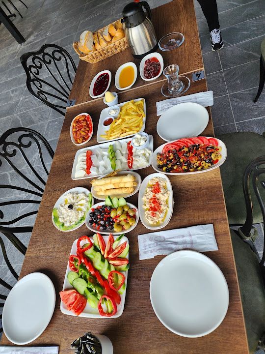 Hüseyinoğlu Angora Cafe & Restaurant