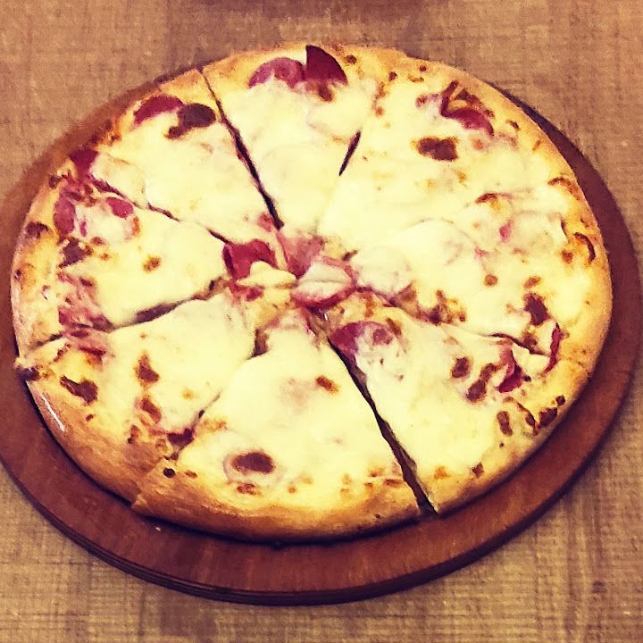 Taksim cafe pizza