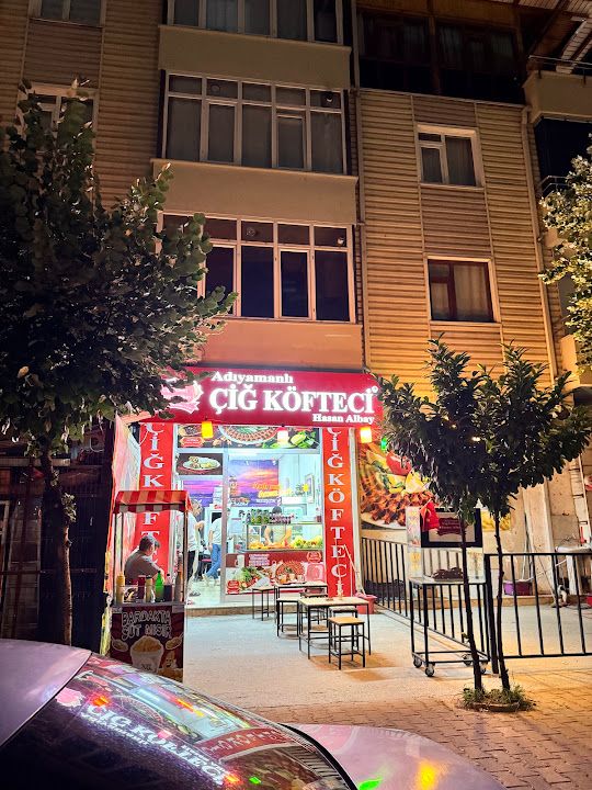 Adıyamanlı Çiğ Köfteci Hasan Albay