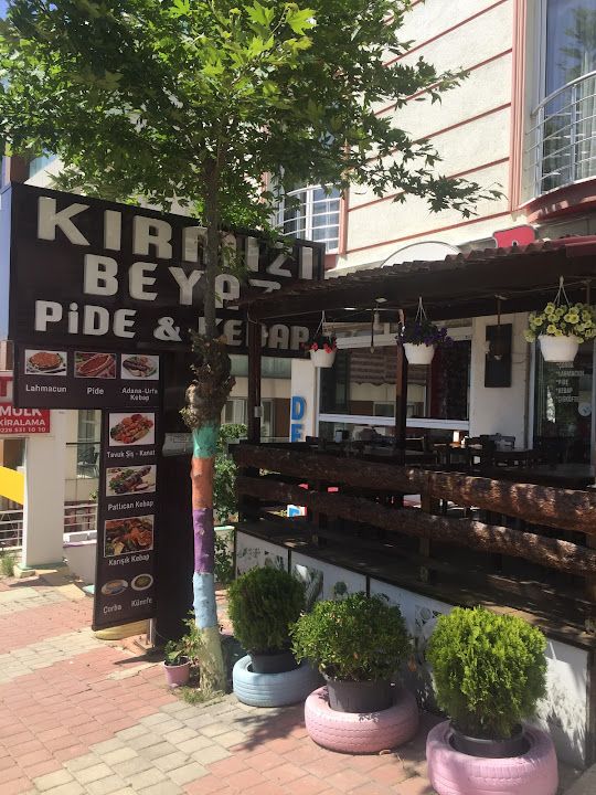 Armutlu Kırmızı Beyaz Pide Kebap Salonu