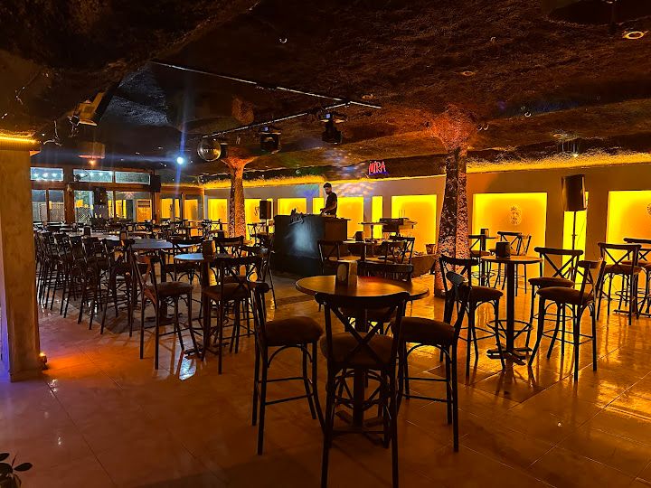 Mira Cafe Bar