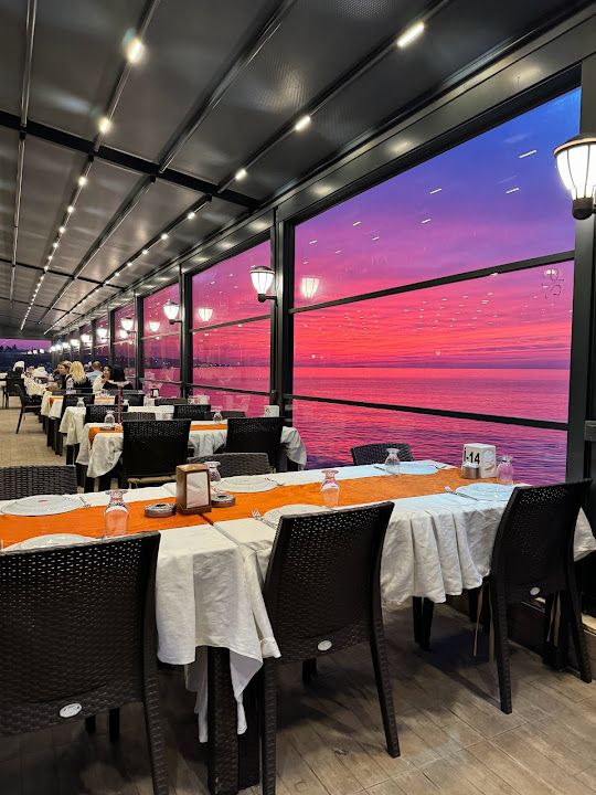 Sem usta restaurant
