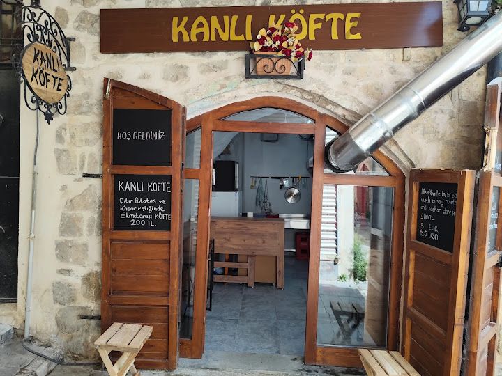 Kanlı Köfte