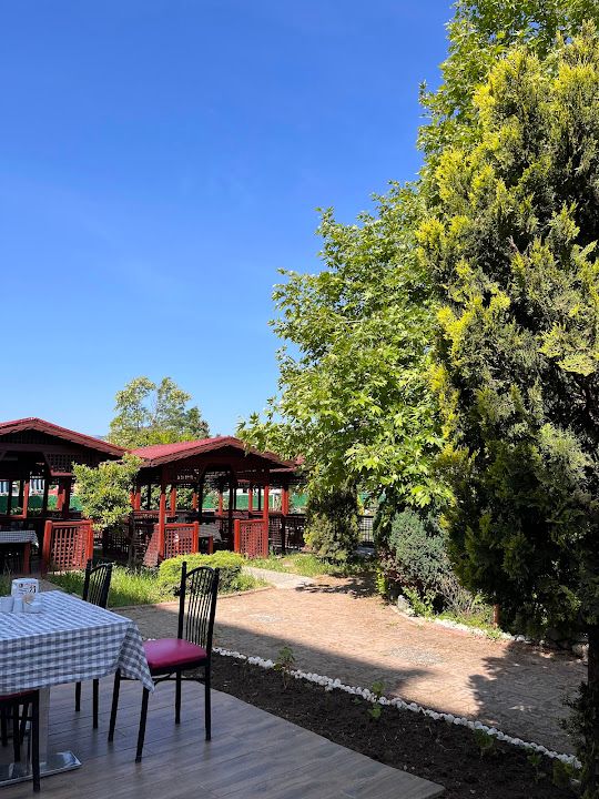Birol Bıyıklı Restoran Çatalçam, Bafra Pidesi Ve Akçaabat Köfte