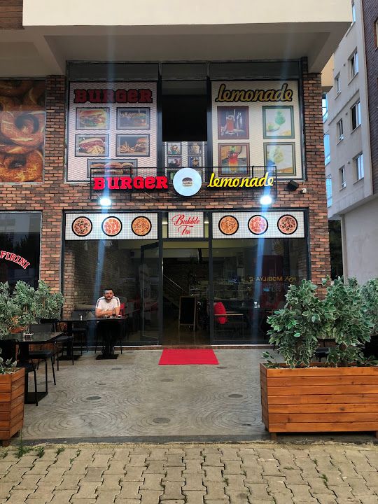 Burger & Lemonade Pizza Cafe