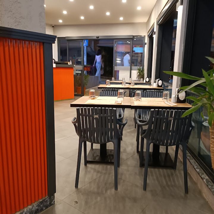CHlCKEN CORNER