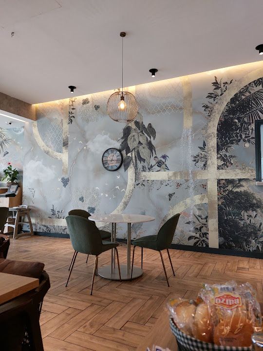 Cafe'm Cafe Restaurant