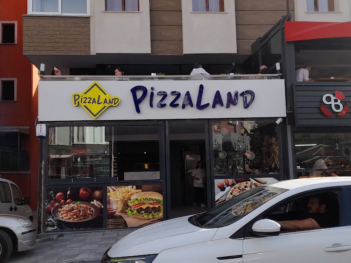Pizzaland - Burçin Tatlı