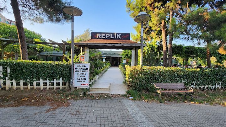 Replik Cafe Restaurant