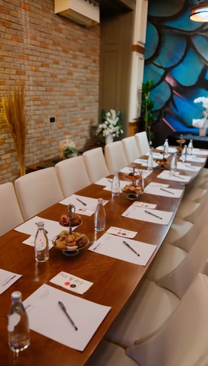 Social Lounge Restaurant Cafe