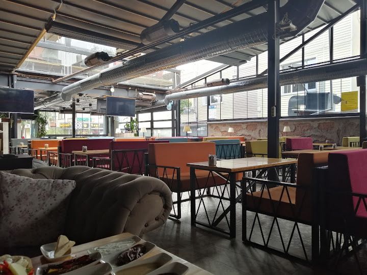Black Garden Cafe Lounge