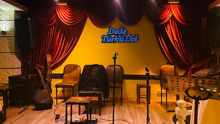 Dede Türkü Evi Sahne