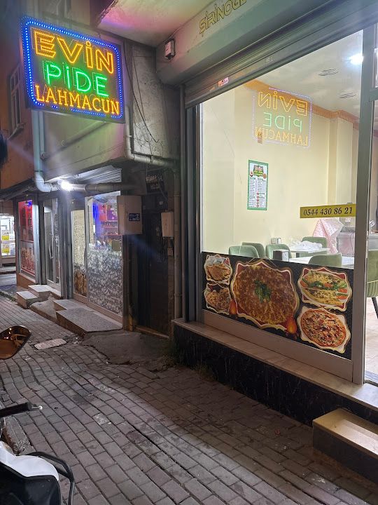 Evin Pide Pizza Lahmacun