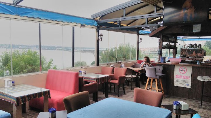 Gümüş Salon Restaurant / Cafe Gümüş