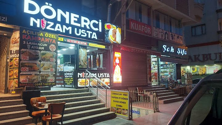 Dönerci Nizam Usta Lahmacun Pide Salonu.