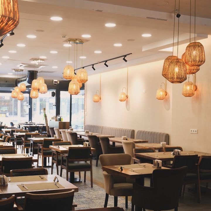 Mirandus Cafe & Restaurant