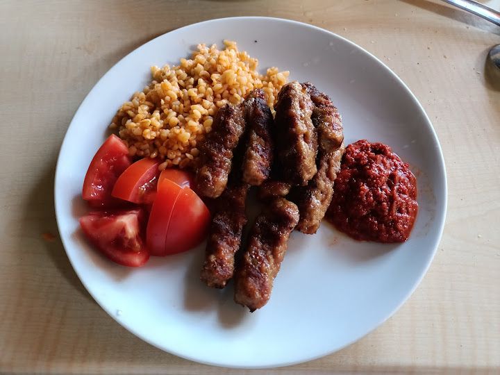 Mahmut Usta Köfte Salonu