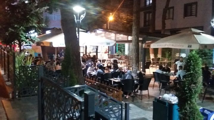 Sadri Alışık Parkı Aile Çay Bahçesi