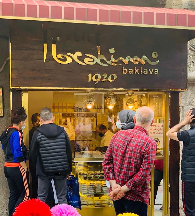 Halil İbrahim Baklava Ve Sütlü Tatlıları