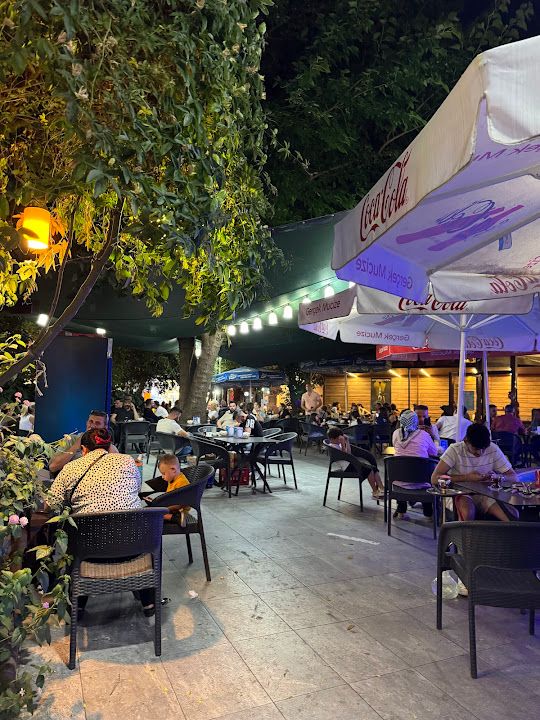 Havuzbaşı Cafe Çay Bahçesi