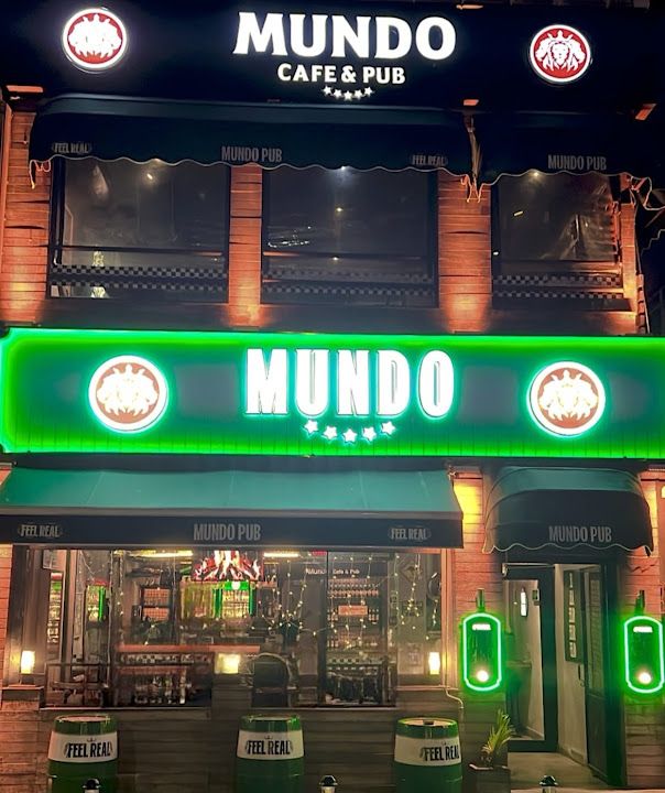 Mundo Cafe & Pub