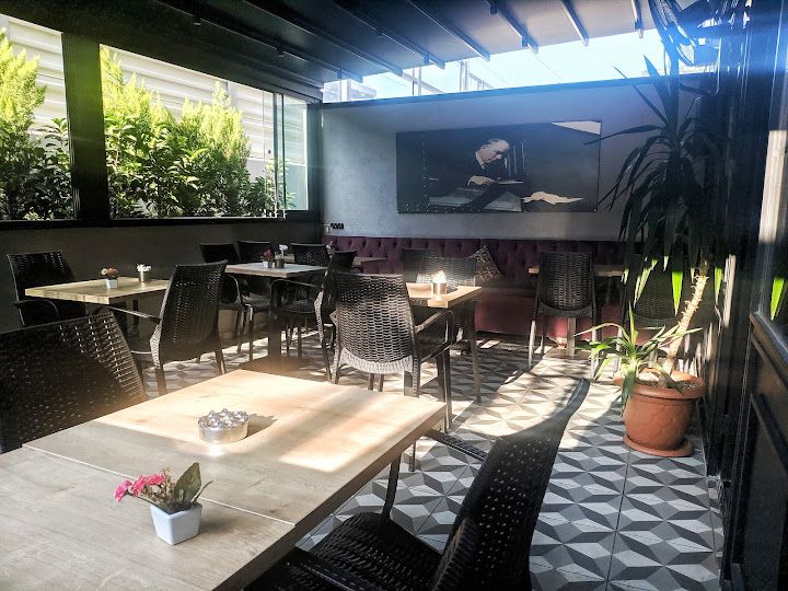 Uğur İstasyon Cafe