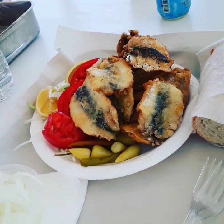 Laz Balık Ekmek