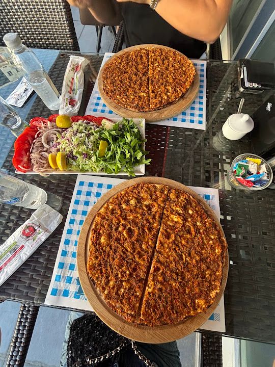 Frenk Pide ve Lahmacun