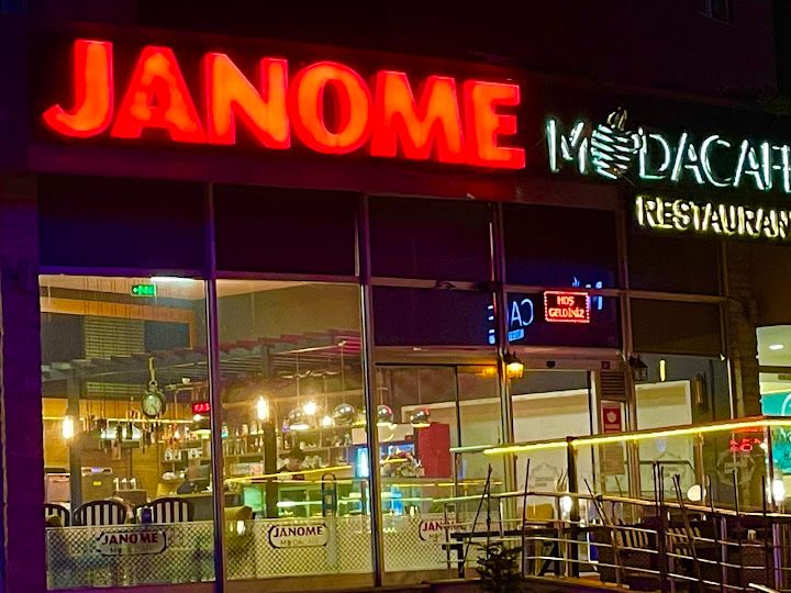 Janome Moda Cafe