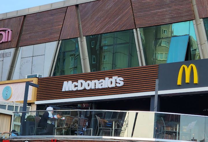 Mcdonald's Başakşehir Metrokent