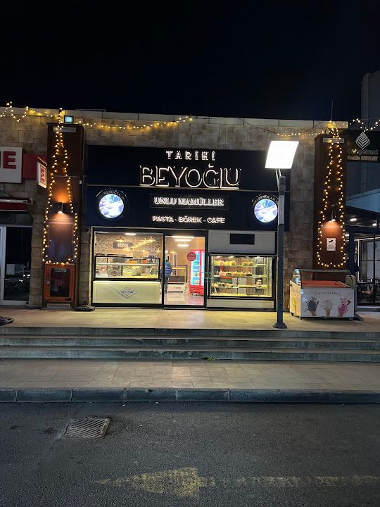 Tarihi Beyoğlu Unlu Mamuller