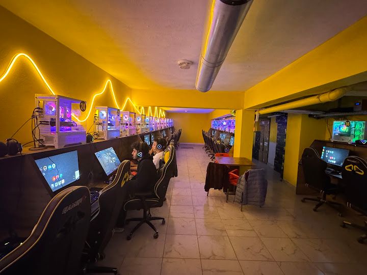 CAFE İSTANBUL E-spor SİMİLASYON VE İNTERNET CAFE