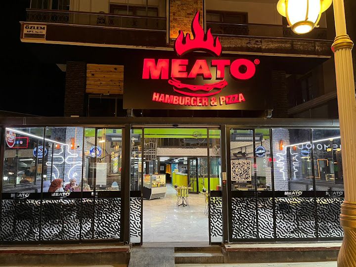 Meato Hamburger Pizza