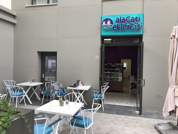 Alaçatı eklercisi bayraklı