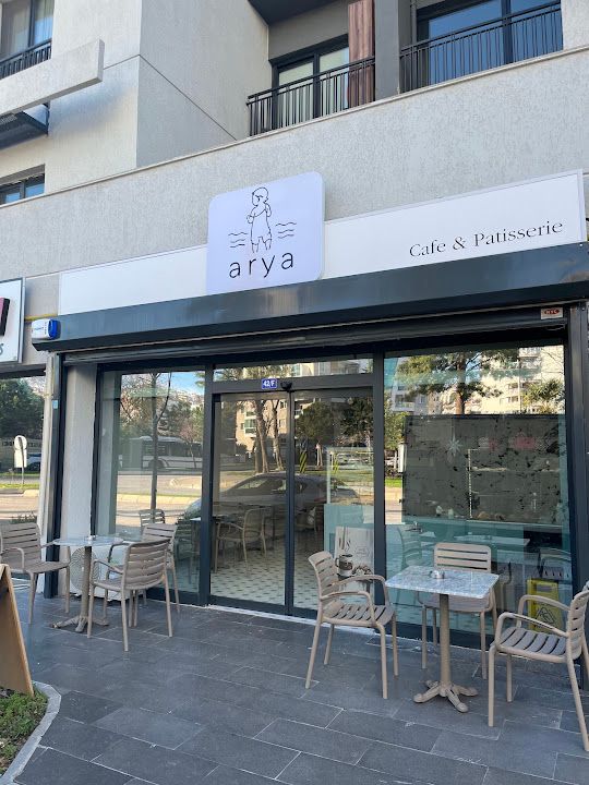 Arya Cafe Patisserie